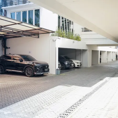 Le mansion Senopati Отели рядом с достопримечательностью «Торгово-офисный центр Pacific Place»