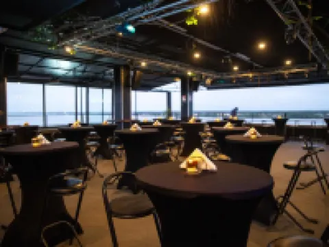 ロイヤル ブリーズ ホテル NV パラマリボのホテル