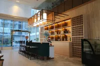 Luxu Hotel and Resort - بار