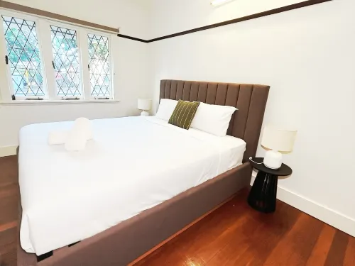 Walk to Southbank & Brisbane City | Art Deco House