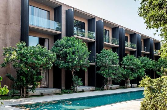 모나즈 리버 콰이 수영장 전경