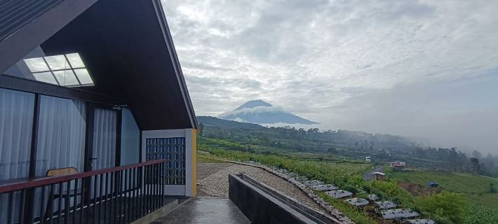 Diorit Villa and Glamping Hotels in Wonosobo