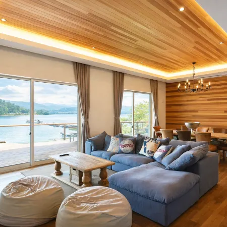 The Lake House Nojiriko