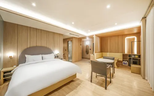 H Avenue Dongseong-ro Daegu Station Branch