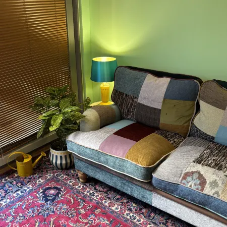 Richly decorated central Leeds flat, Headrow 550m