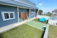 4 BR Villa Casa De Valley View Lembang with Billiard, Karaoke & Mountain View - Villaer