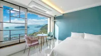 Yeosu The Shine Blue - 2-Star