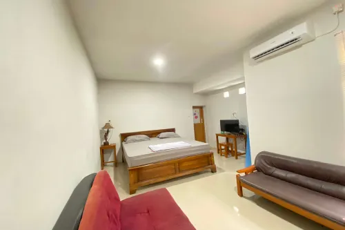 OYO 95374 Omah Ngentak Family Guest House - 3 Sao