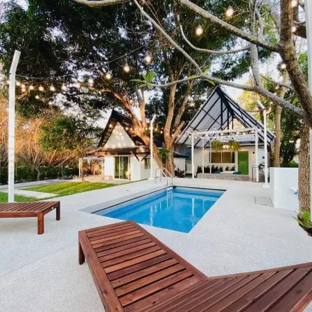 Private Garden house, Banrublom Rayong beach +Free wifi (Pool villa)