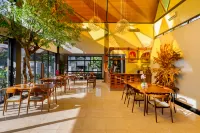 Svarnabumi Hotel Отели в г. Pondok Gede