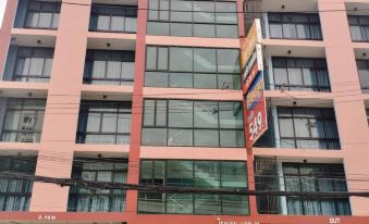 @81 Hotel