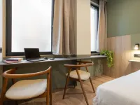 Ola Living Chamartín Studios Hotels near Chamartín