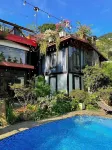 Bach Xanh House - Pool