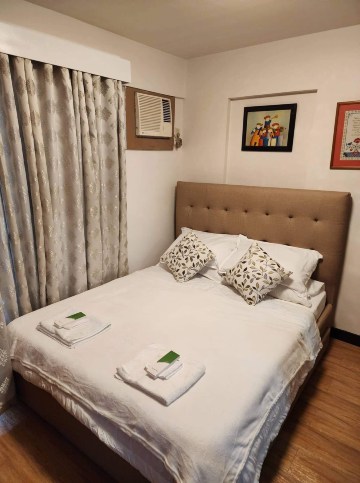 Assil @ Ohana Place 3-bedroom Condo Haven Hotels in Las Pinas