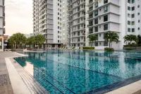 Stylish 4BR Near Paradigm Mall, Pool, Free Parking