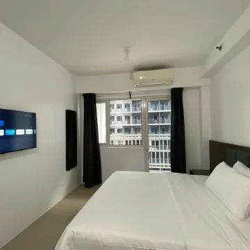 Shore - Spacious Room with Balcony 52D