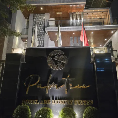 Palm Tree Hotel & Luxury Suites