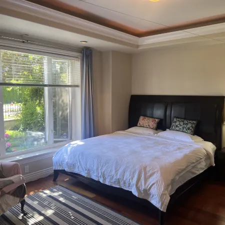 An quite en-suite with private entrance Vancouver close to YVR