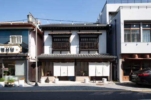 Heuklingak, 1924 Heritage House Stay in Mokpo's Old Town - 4 ดาว