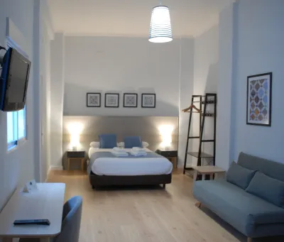 LA PERLA GRANADA SUITES Hôtels à : Centro