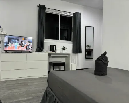 ไวท์ เฮาส์ โรงแรมในเกาะพีพี