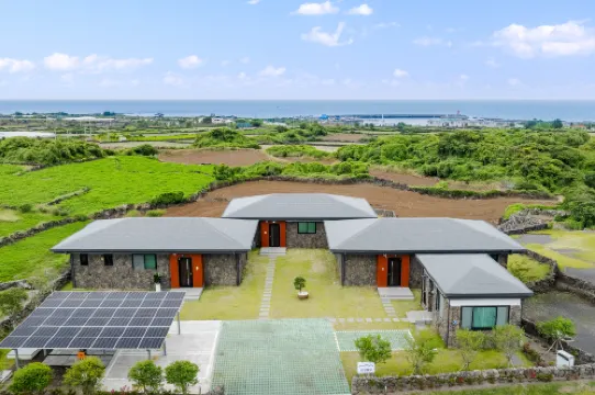 Kimnyeongdoldam private pool villa