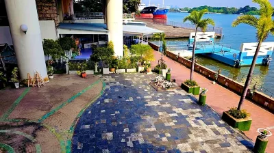 River View 8 Hotels in Bang Kachao