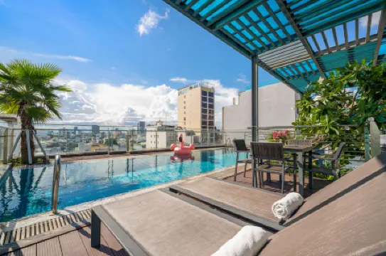 Happy House Hotel & Apartment Отели рядом с достопримечательностью «My Khe Pagoda»