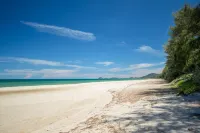 WHITE BEACH RESORT - شاطئ