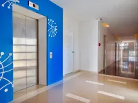 Aster Canopy Suites & Living ラヨーンのホテル