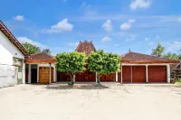 Hotel O Joglo Menoreh Resto & Homestay - Mountain view