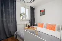 Lumina comfy 4-room apartment near the city center