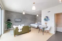 Petone City Studio with Outdoor Space