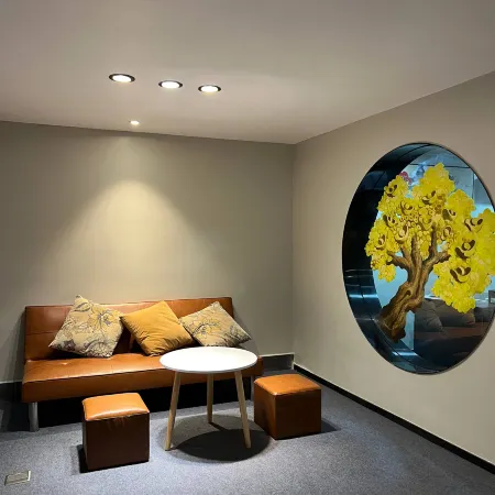 The Ray Hotel & Apartments Отели рядом с достопримечательностью «Центральный Рынок (Пса Тмеи)»