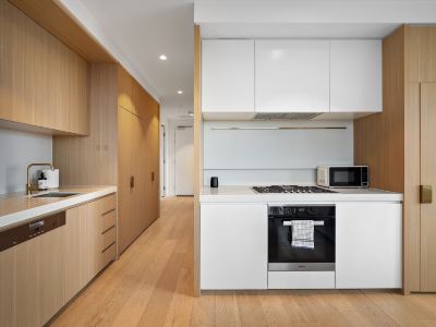 Sky One Box Hill, 3BR with Pool, Sauna & Parking
