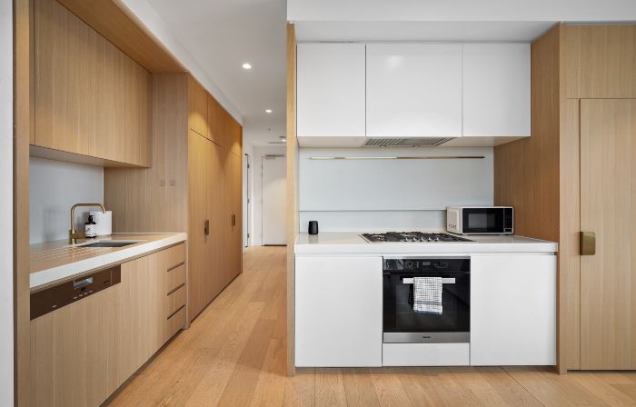 Sky One Box Hill, 3BR with Pool, Sauna & Parking