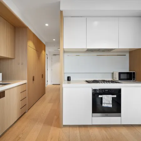 Sky One Box Hill, 3BR with Pool, Sauna & Parking