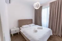 Black Jack Apartment next to Chamada Hotel Casino by HolidayKeys - parking