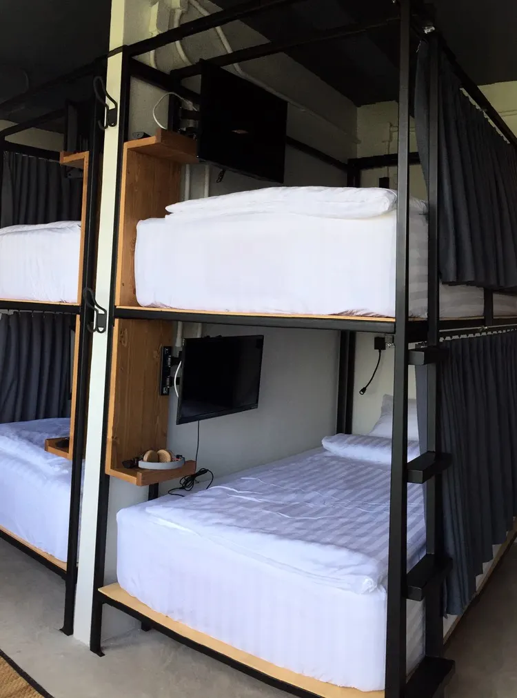 12 Bed Private Room