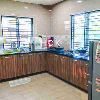 Garden Home at Port Klang by HCK Dining/Meeting Rooms