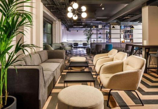 런던 호텔 내부 전경