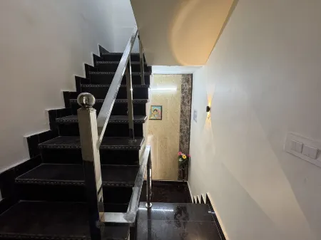 THE KWALITY RESIDENCY Отели рядом с достопримечательностью «Шри Дварикадхиш Темпл, Матхура»