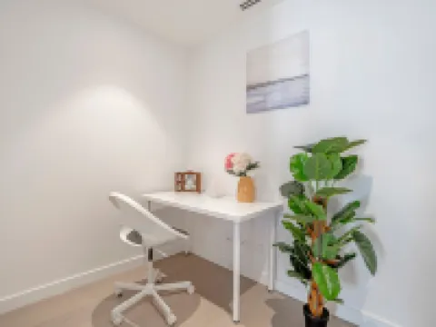 CBD Luxury| 1BR Harbour Views & Premier Facilities Hotels in Barangaroo