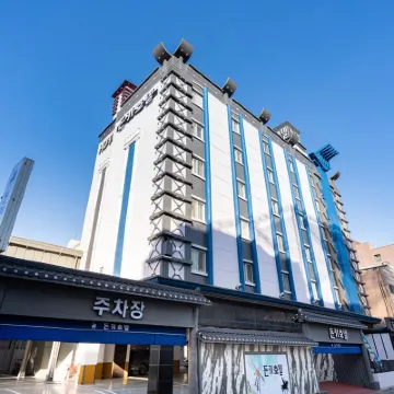 Incheon Sinpo Donkey Hotel Hotels near Jayu Park (Freedom Park)