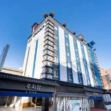Incheon Sinpo Donkey Hotel Отели рядом с достопримечательностью «Церковь Таптон»