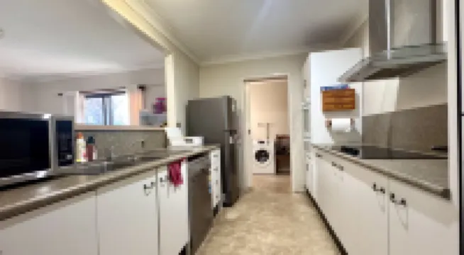 Walk to Market Square and Garden City! MacGregor