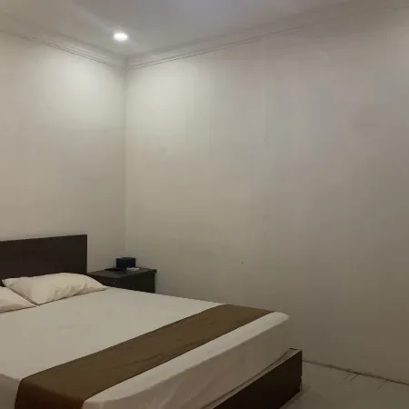 OYO 94020 Lia Kost Syariah Near Perkuburan bontonompo kahar muzakkar Hotels in Gowa