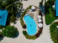 OPOA BEACH HOTEL - مسبح