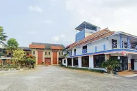 TwoSpaces Living at Matahari Homestay, Batu