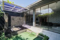 Rehat at Assalam Guest House Syariah - 2-Star